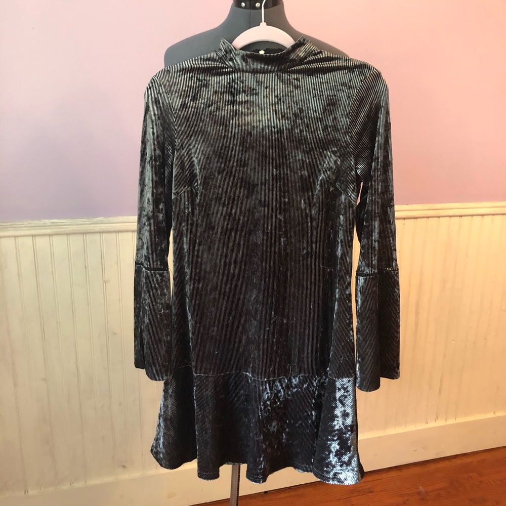 Ribbed look mini dress| soft and silky!!
